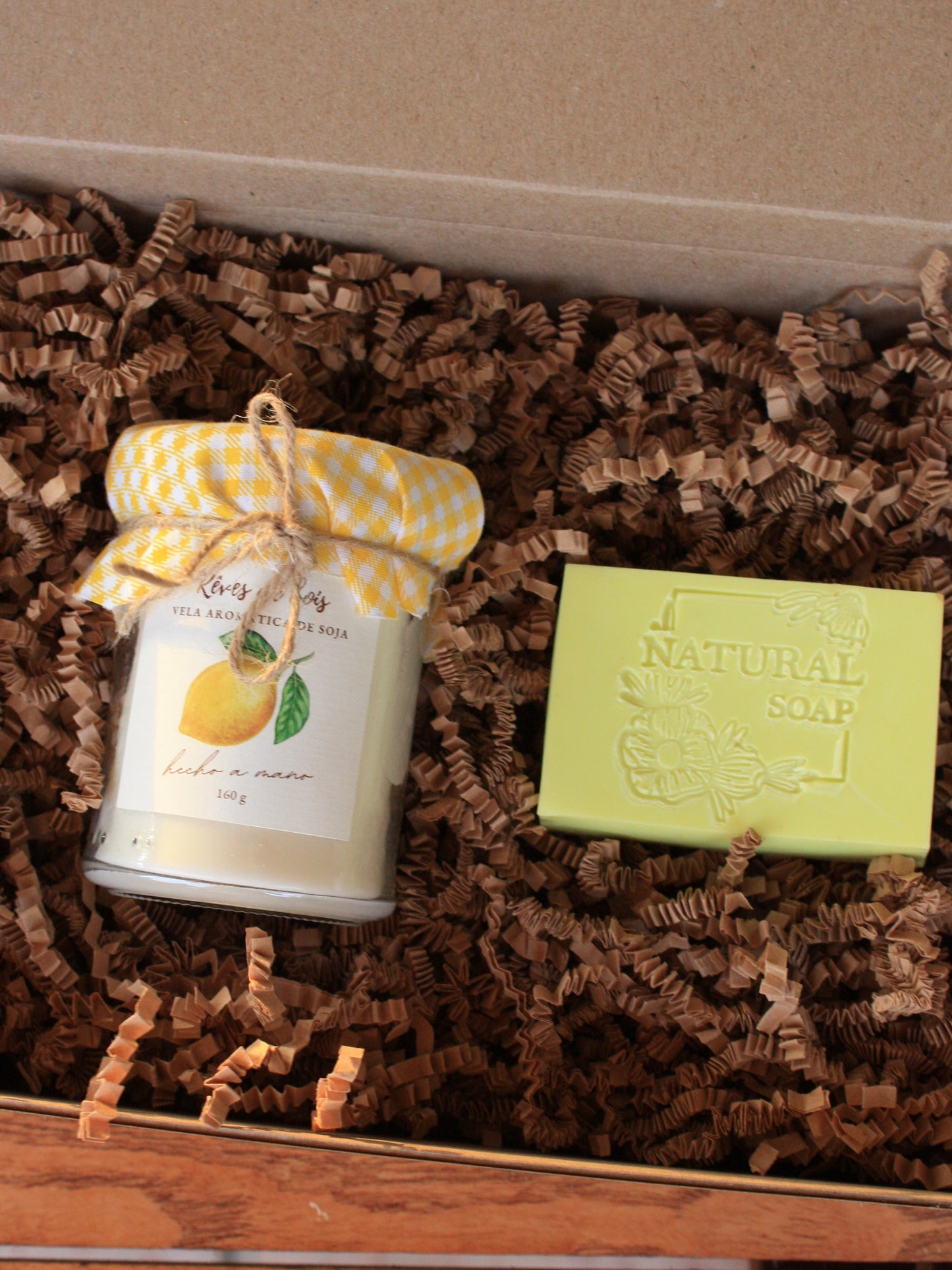 Pack frutal: vela + jabón sólido