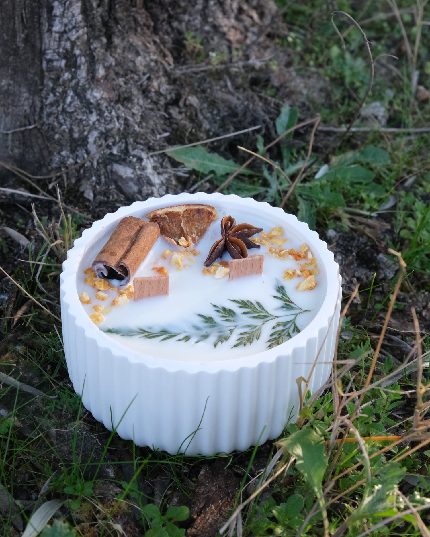 Velas aromáticas en tarro de resina mineral